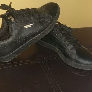 PUMA size 6 golden/black sneakers